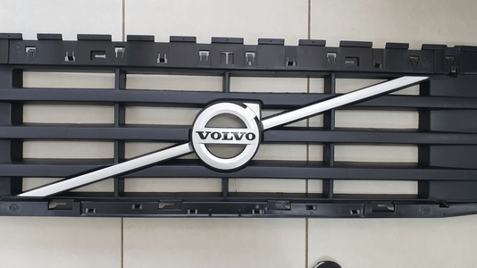 Emblema Transversal Grade para Volvo Vm ano 2012 em diante