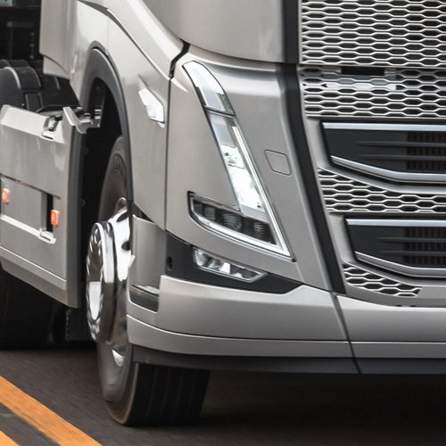 Farol Auxiliar Lado Direito Duplo Foco para Volvo FH New Após 2021
