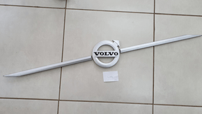 Emblema Transversal Grade para Volvo Vm ano 2012 em diante